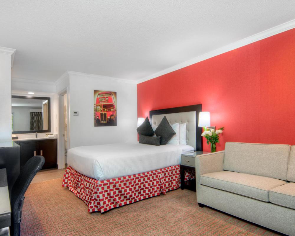King Room - Non-Smoking interior