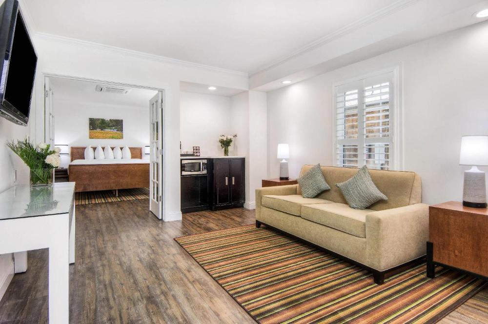 King Suite interior