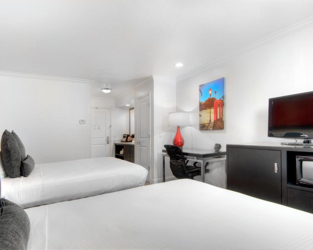 Queen Room with Two Queen Beds interior